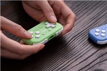 8BitDo Micro Bluetooth Gamepad - Green