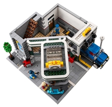 LEGO® Creator Expert 10264: Rohová garáž