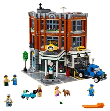 LEGO® Creator Expert 10264: Rohová garáž
