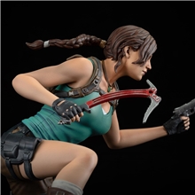 Dark Horse - Tomb Raider Lara Croft PVC Figure (24 cm)