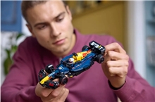 LEGO Speed Champions 77243: Racing car Oracle Red Bull Racing RB20 F1	