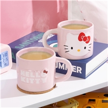 Paladone: Hello Kitty - Embossed Mug