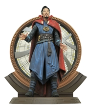 Diamond Marvel: Doctor Strange in the Multiverse of Madness - Deluxe Collectors Figurka (18cm)