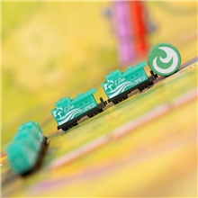 Ticket to Ride (Jízdenky, prosím!): 20th Anniversary Deluxe Train Set - zelený