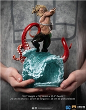 Iron Studios Deluxe - Aquaman Art Scale Statue (1/10)