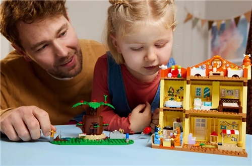 LEGO Bluey 11203 - Bluey a její rodinný dům